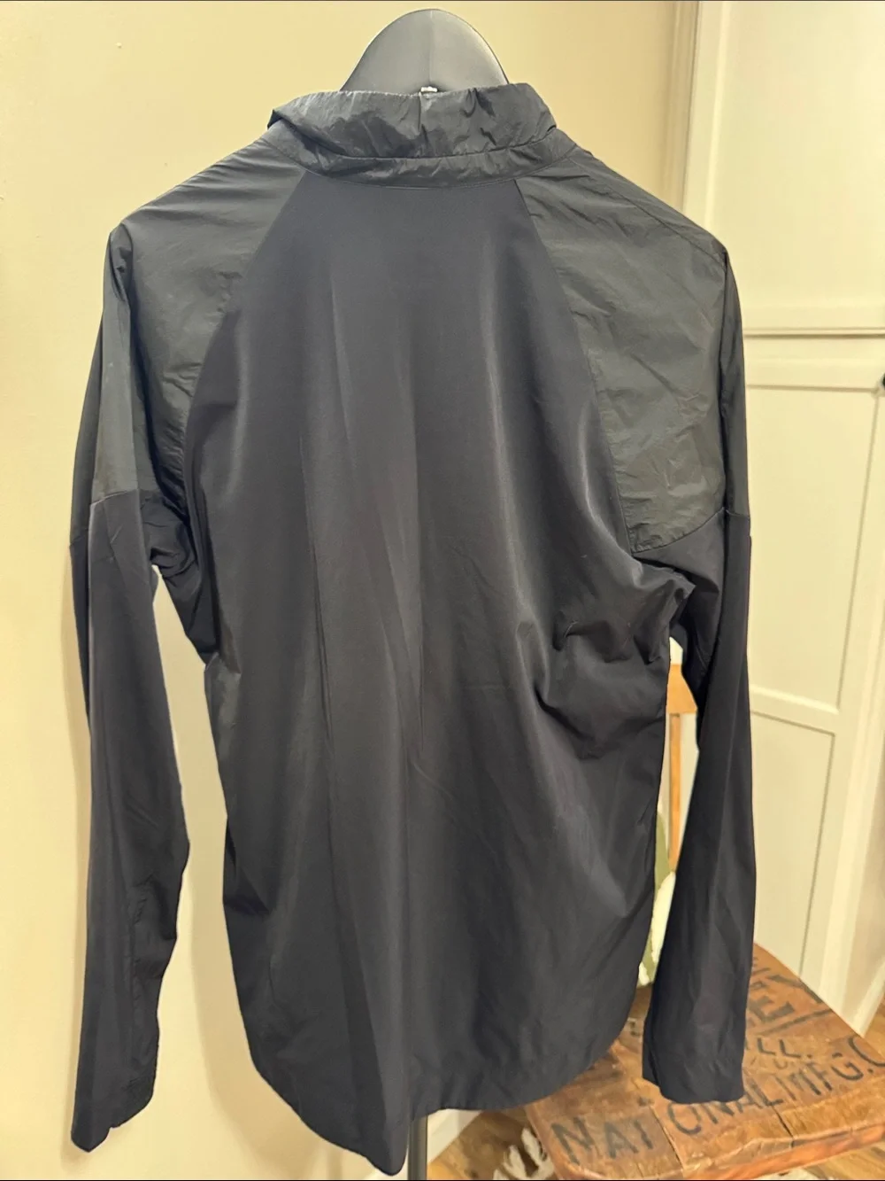 Nike Dri-FIT Black Lightweight Running Jacket Zip Up Size S
